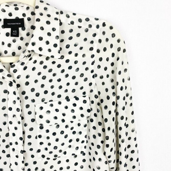 Who What Wear Womens Polka Dot Button Down Shirt White Black Crepe Size XS - Picture 2 of 5